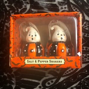 JOHANNA PARKER DESIGNS New in Box Ghost Salt and Pepper shakers Never Used